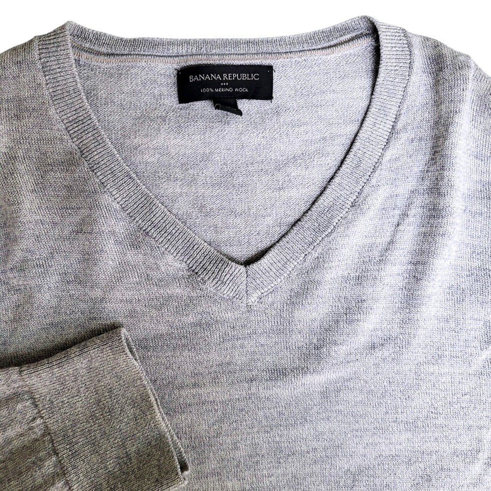Banana Republic Mens Large Light Blue V‎ Neck 100% Merino Wool Sweater Preppy